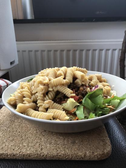 A salad with lentils and fusilli