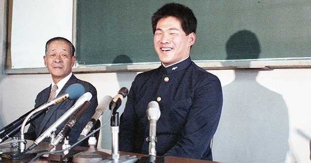 長嶋茂雄と巨人に憧れた18歳「外れドラ1確約」を裏切られ…“絶対入りたくない”中日ドラ2「アンタは顔で落ちた」母の冗談に山崎武司は笑った - ドラフト会議 | プロ野球 - Number Web