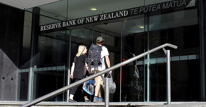 NZ中銀、職員の約2割削減計画 運営予算縮小受け | ロイター