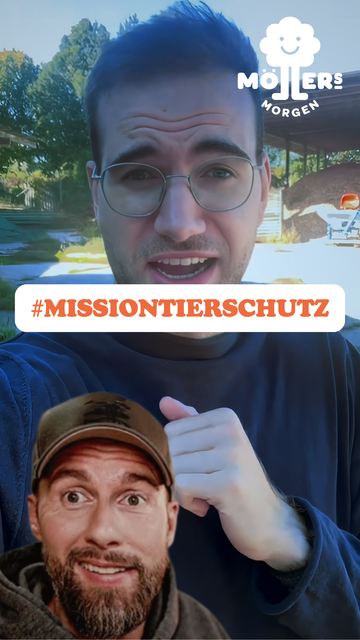 Das Bild zeigt zwei Männer von Möllers Morgen mit dem Hashtag **MissionTierSchutz**. Im Vordergrund steht ein Mann mit Brille und im Hintergrund ein weiterer Mann mit Basecap, der mit der Hand grüßt. Beide wirken engagiert und freundlich.

Das Logo von Möllers Morgen ist in der oberen rechten Ecke sichtbar. Die Szene vermittelt den Eindruck, dass sie sich für Tierschutz und nachhaltige Landwirtschaft einsetzen.