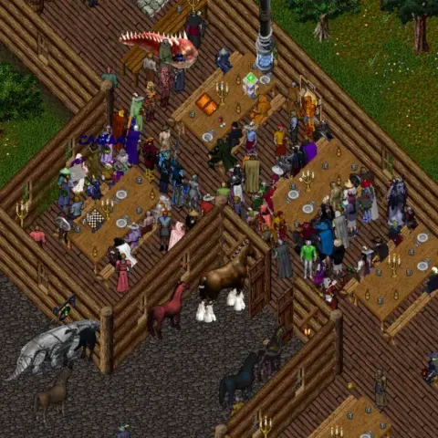 Ein Screenshot vom #OnlineGame #UltimaOnline: Die Versammlung der Developer mit den Spielern im "Barnacle Inn" auf dem Test Center1 zur 28. Jahresfeier! (#UO wurde am 24.9.1997 veröffentlicht)