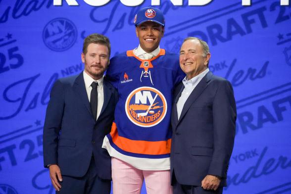 Islanders Return Kashawn Aitcheson To OHL Barrie