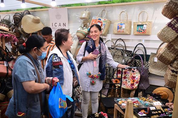 <p><em>Editor’s note: This press release is sponsored by SM Supermalls and was handled by BrandRap, the sales and marketing arm of Rappler. No member of the news and editorial team participated in the publishing of this piece.</em></p>



<p>The country’s longest-running provincial trade fair officially opened on September 23 at SMX Convention Center, SM Aura, igniting a new chapter for Negros heritage and enterprise with its 39th edition, “Himbon” (“to gather“).</p>



<p>Some of you may not remember that the Negros Trade Fair (NTF) once found a home at the Megatrade Hall of SM Megamall in the mid-1990s. Back then, it was modest in scale, but already brimming with the entrepreneurial spirit and artistry of the Negrense community. That same spirit has carried this fair forward across generations.</p>



<figure class="wp-block-image size-large is-resized"><img alt="" class="wp-image-3082357" height="682" src="https://www.rappler.com/tachyon/2025/09/HIMBON-BB-SEP-25-2025-12.jpg?fit=1024%2C1024" style="width: 839px; height: auto;" width="1024" /><figcaption class="wp-element-caption">WARM WELCOME. The 39th Negros Trade Fair&#8217;s opening day drew crowds of shoppers, guests, and supporters eager to experience Negros&#8217; vibrant flavors and craftsmanship. </figcaption></figure>



<p>For the first time in nearly 20 years, the beloved Negros Trade Fair returns to the spotlight at SM Supermalls, with its historic debut at SM Aura, uniting government leaders, business partners,
