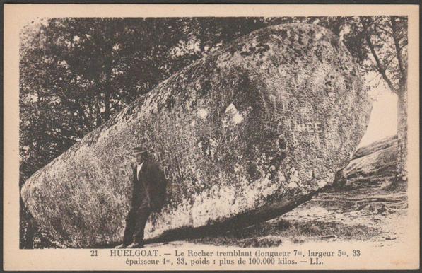 Printed sepia postcard showing a view of the Rocher Tremblant at Huelgoat in Finistère, Brittany.

Published by Lévy et Neurdein Réunis, Paris, No LL 21, c.1920s.

Postally unused.

Very good condition, with very slight corner bumps.