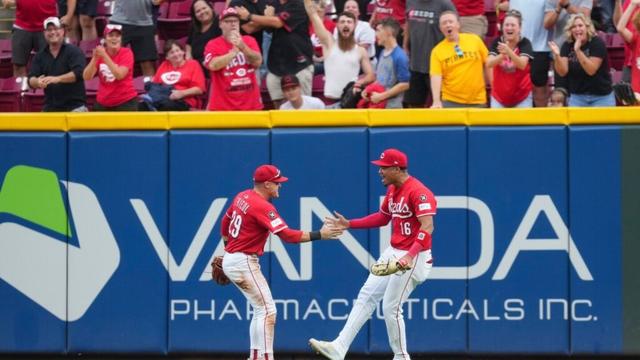 Marté robs Reynolds of tying homer in 9th, Reds beat Pirates, stay 1 game behind Mets for wild card