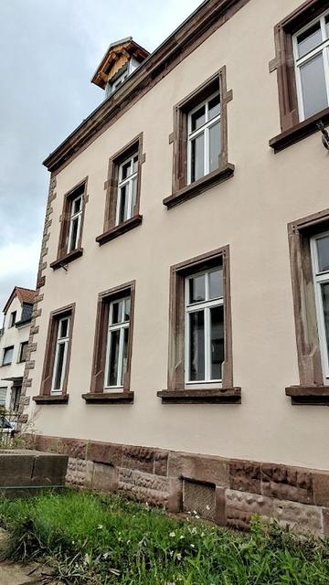 Das Foto zeigt die restaurierte Fassade