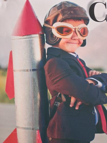 Kleiner Junge als Kickstarter