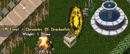 Screenshot from #UltimaOnline: A golden moongate which leads to the event "Chronciles of Drachenfels"
