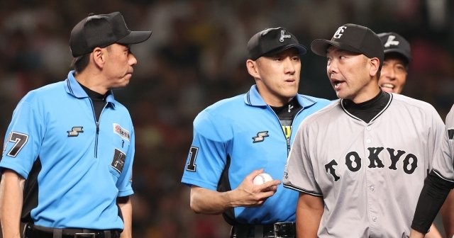 「甲斐拓也はタッチしていたのか？」よりも…岡田彰布も苦言「リプレイ検証に異議→即退場ルール」は妥当か？ 巨人・阿部慎之助監督の“退場”に違和感 - プロ野球 - Number Web