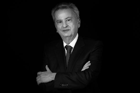 حاكم مصرف لبنان السابق يسدد كفالة بقيمة 14 مليون دولار لإخلاء سبيله (مصدر قضائي)