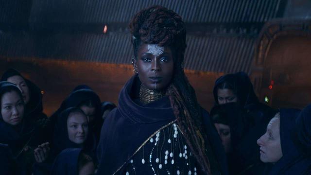 <img alt="Jodie Turner-Smith torna in Star Wars dopo le critiche a Lucasfilm" class="webfeedsFeaturedVisual wp-post-image" height="720" src="https://www.galaxyaddicted.it/wp-content/uploads/2024/03/aniseya-main-v2_22ab5770.jpeg" style="display: block; margin-bottom: 5px; clear: both;" title="Jodie Turner-Smith torna in Star Wars dopo le critiche a Lucasfilm" width="1280" /><div class="starw-prima-del-contenuto_4" id="starw-3367641999"><div id="addendoContainer_Interstitial"></div></div><p>Jodie Turner-Smith, che nel 2024 aveva interpretato Madre Aniseya nella serie <em>The Acolyte</em>, torna a far parte del franchise di <em>Star Wars</em> nonostante le critiche rivolte a Lucasfilm circa un anno fa. L’attrice britannica, nota per il suo ruolo di leader di un gruppo di streghe legate alla Forza, aveva denunciato <a href="https://www.galaxyaddicted.it/2024/10/the-acolyte-jodie-turner-smith-si-scaglia-contro-disney-nessuno-ci-ha-difeso-dagli-attacchi-razzisti/">la scarsa reazione dello studio</a> di fronte agli attacchi online e alle recensioni negative ricevute dalla serie, molte delle quali caratterizzate da odio e discriminazione.</p><div class="starw-contenuto_6" id="starw-3996488494" style="margin-top: 2px; margin-bottom: 2px;"><!-- BOX 300x250 Articolo 1 -->
<div id="addendoContainer_9001" style="width: 300px; height: 250px;">
</div></div>
<p>La notizia del suo ritorno è stata ufficializzata con il trailer della terza stagione di <em>Star Wars: Visions</em>, dove Turner-Sm