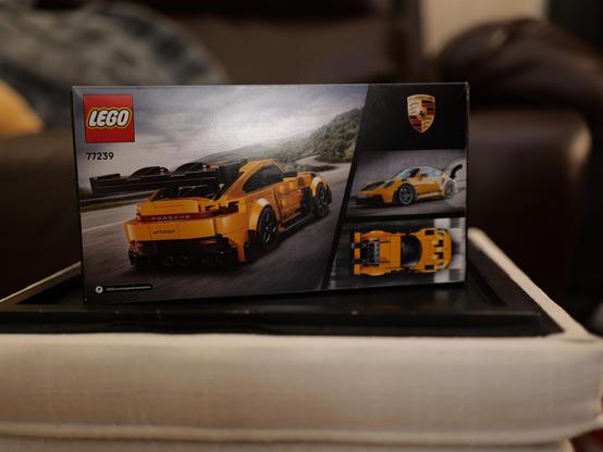Back of Lego Porsche 911 GT3 RS box.