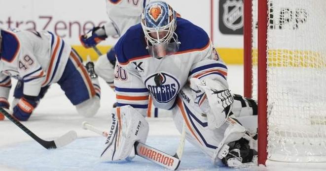 Oilers blank Jets 4-0 in pre-season action