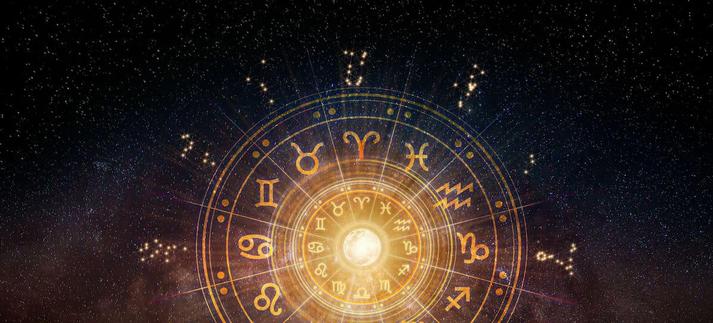 Signos del Zodiaco. / Thanumporn Thongkongkaew