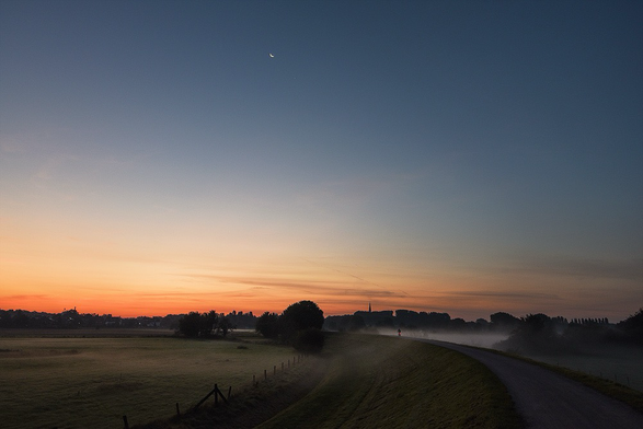 Lippedamm in der Morgendämmerung