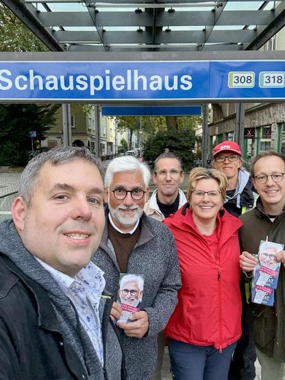 Wahlkampf der SPD Bochum-Ehrenfeld: Jörg Lukat und sein Team (Niels, Simone) und Benjamin, Jens und Sören von der SPD Bochum-Ehrenfeld