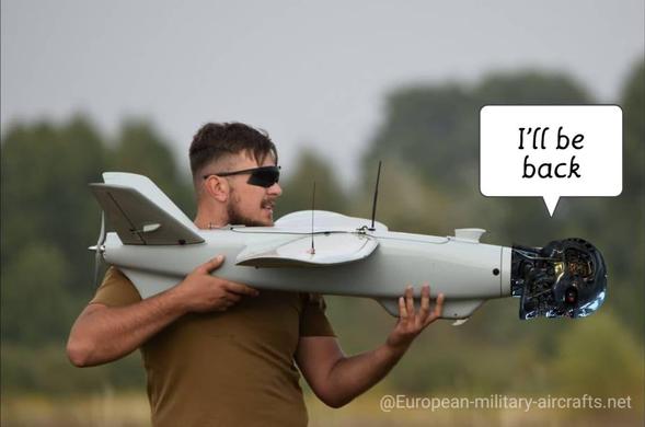 Drone disant "I'll be back"