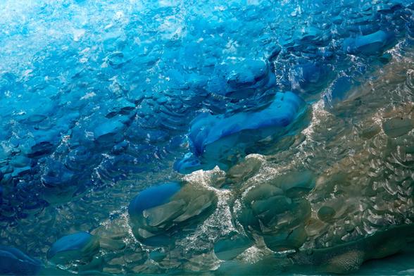Zoom at the iceberg