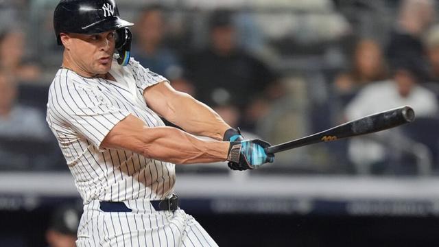 Yankees beat White Sox 5-3 behind Stanton and Rodón to stay tied with Toronto for AL East lead