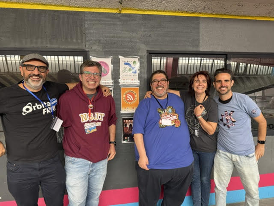 Equipo del podcast Los últimos de Feedlipinas