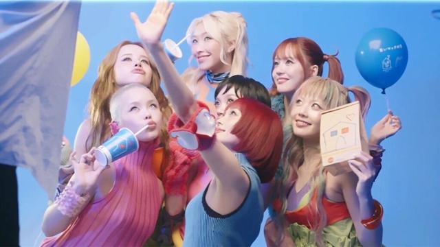 XG、特別サポーターに！ カラフルな衣装はお気に入り／マックが青く染まるチャリティイベント「青いマックの日」10月19日開催