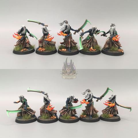 10 Drukhari Mandrakes armed with green-bladed swords and sickles, with flames playing across their free hands