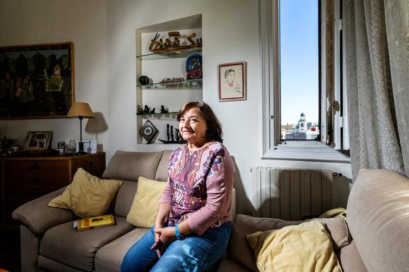 Mercedes Arnalde Barrera, de 67 años, es una de las pocas madrileñas que aún viven en Sol.