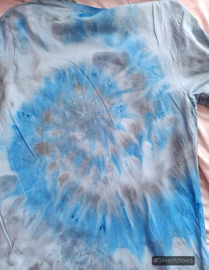 The back of the t-shirt after drying. Spiral also visible here.