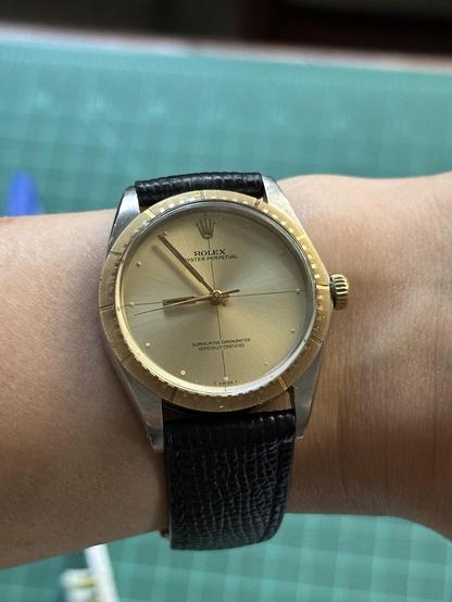 Wrist shot in darker light to showcase radial pattern