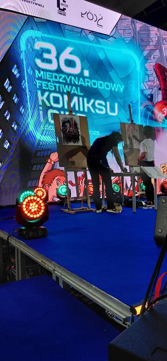 Sean Murphy in a live drawing session on 36th MFKiG (comic con) in Łódź, Poland