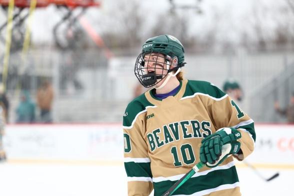 Raeley Carney, Heidi Strompf provide leadership as Beavers’ lone seniors