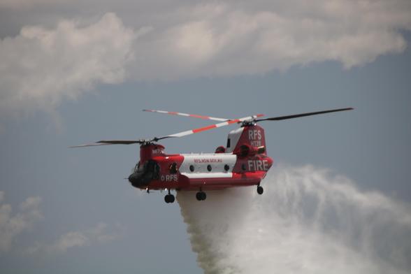 Boeing CH-47D HT211 Chinook operated by Coulson Aviation for the NSW RFS