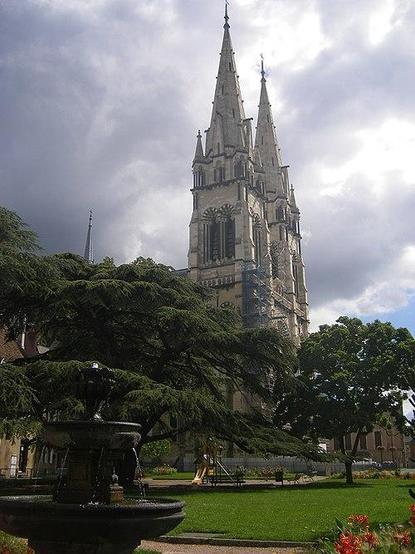 Cathédrale Notre-Dame à #Moulins (#Allier) Cathédrale : classement par liste de 1875.
Suite 👉 https://monumentum.fr/monument-historique/pa00093188/moulins-cathedrale-notre-dame
#Patrimoine #MonumentHistorique
Photo CC-BY-SA 4.0 : Szeder László