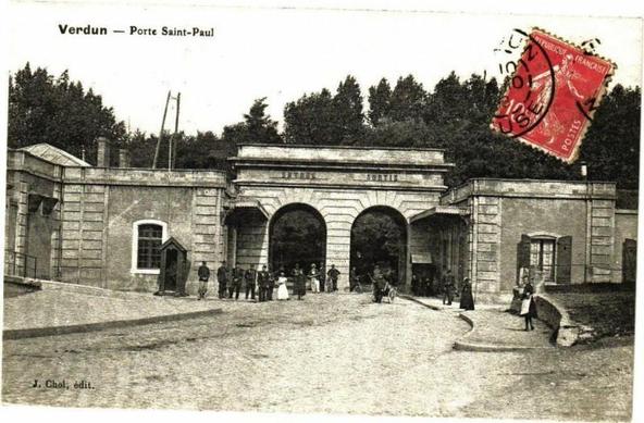 Verdun - Porte Saint-Paul à #Verdun (#Meuse)  #CartePostaleAncienne 👉 https://cartorum.fr/carte-postale/292071/verdun-verdun-porte-saint-paul