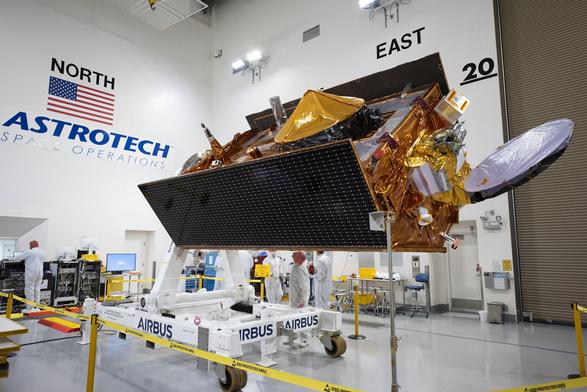 Sentinel-6B_Spacecraft_Mated_to_Work_Stand_(KSC-20250925-PH-USF01_0001).jpg