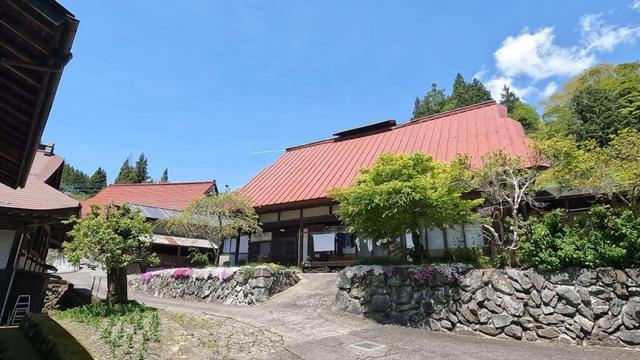 【山梨県上野原市】巨大な合掌造り古民家が突然目の前に現れ心躍った