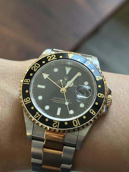 Wrist shot from below