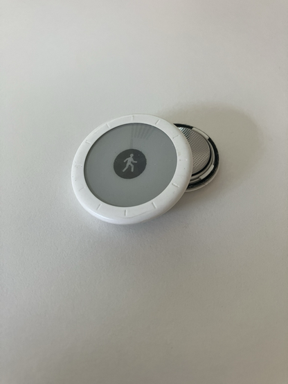 Bild eines weißen Withings Go! Schrittzählers