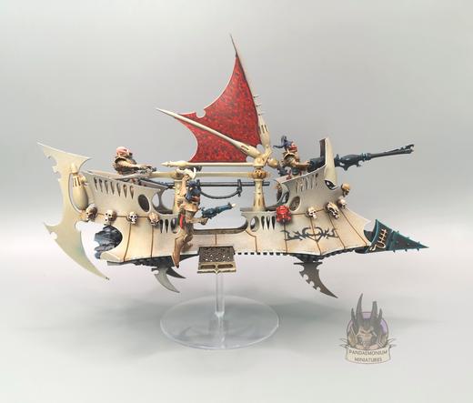 Raider, a flying barge transport armed with a dark lance, crewed by 5 dark eldar - right side view