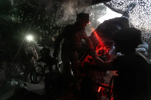 Artillerymen of the 148th Separate Artillery Brigade during fire missions and the defense of Vuhledar, Donetsk Oblast, Ukraine, in September 2024. (Yevhen Borisovskyi / The Kyiv Independent)