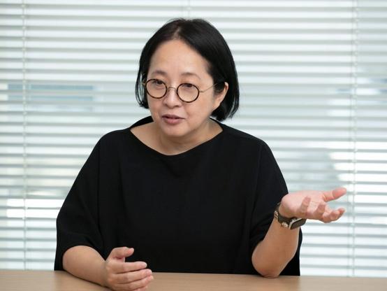 「勝手に死にやがってという怒りで書きましたが、いまは哀れみしかありません」映画『兄を持ち運べるサイズに』原作者・村井理子さんに聞く「兄を終った日」 - OTONA SALONE