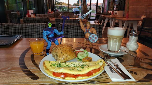 Masters of the Universe Classics He-Man and Skeletor and a Dortmund market omelette