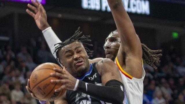 Jordan Clarkson scores 31 points to lift Jazz to 131-128 win over Warriors