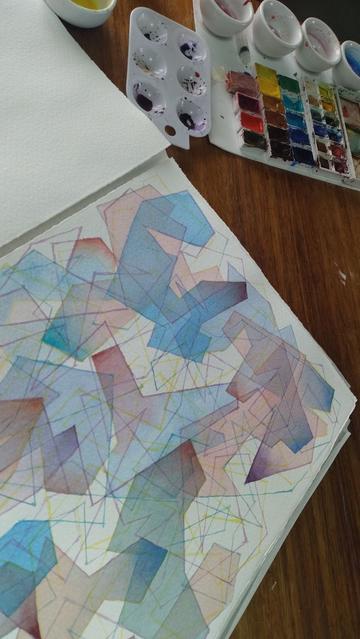 Una pintura sobre papel al lado de los materiales de trabajo, acuarelas, pinceles y mezcladores.