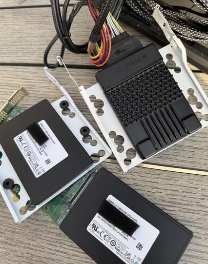 Intel/Solodigm Optane NVMe for NVMe Memory Tiering and two vSAN ESA NVMe disks.