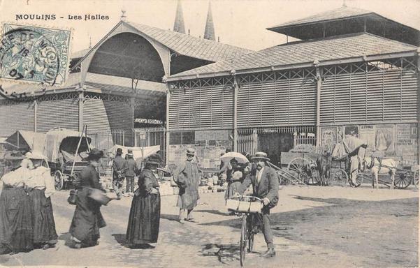 Moulins - Les Halles à #Moulins (#Allier)  #CartePostaleAncienne 👉 https://cartorum.fr/carte-postale/928989/moulins-moulins-les-halles
