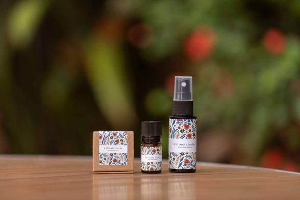 ライフスタイルホテル「ESTINATE HOTEL 那覇」にて、新しい沖縄に出会える、伝統とモダンが融合したブランド初のオリジナルアロマのグッズやギフト付き宿泊プランを販売開始 | 株式会社　グローバルエージェンツのプレスリリース