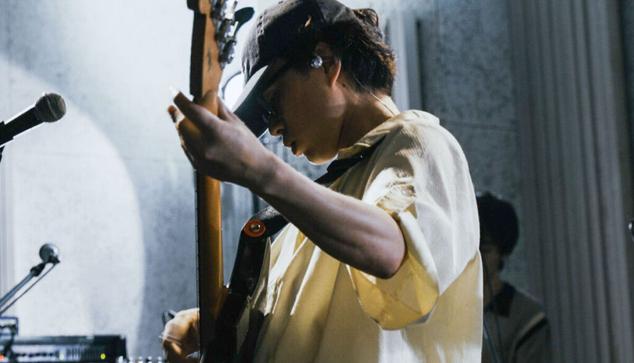 NEWLY、ワンマンライブ『Not About All』より45分のライブ映像を公開