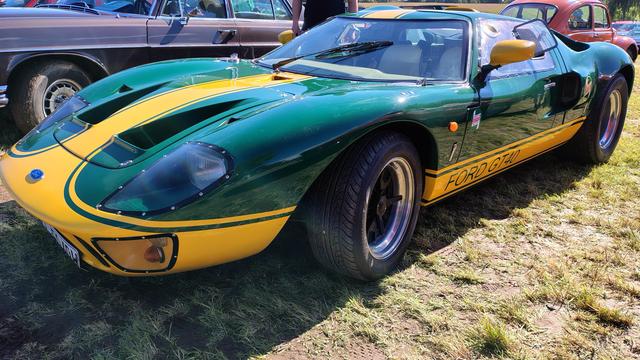 Ford GT40 in grün und gelb
