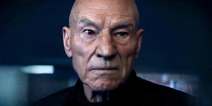 <img alt="Star Trek su Paramount+: i cinque episodi moderni che hanno ridefinito il franchise" class="webfeedsFeaturedVisual wp-post-image" height="900" src="https://i2.wp.com/static0.srcdn.com/wordpress/wp-content/uploads/2025/09/admiral-jean-luc-picard-close-up.jpg?w=1600&amp;h=900&amp;fit=crop&amp;w=1600&amp;resize=1600,900&amp;ssl=1" style="display: block; margin-bottom: 5px; clear: both;" title="Star Trek su Paramount+: i cinque episodi moderni che hanno ridefinito il franchise" width="1600" /><div class="starw-prima-del-contenuto_4" id="starw-1061364280"><div id="addendoContainer_Interstitial"></div></div><p>Dalla rinascita di <em>Star Trek: Discovery</em> fino al successo di <em>Strange New Worlds</em>, ogni nuova serie del franchise lanciata su <strong>Paramount+</strong> ha saputo offrire almeno un episodio capace di diventare un autentico punto di riferimento per i fan. Pur con stagioni più brevi rispetto al passato, queste produzioni compensano con <strong>qualità cinematografica, cast di altissimo livello</strong> e una cura visiva impeccabile.</p><div class="starw-contenuto_6" id="starw-840939542" style="margin-top: 2px; margin-bottom: 2px;"><!-- BOX 300x250 Articolo 1 -->
<div id="addendoContainer_9001" style="width: 300px; height: 250px;">
</div></div>
<p>Tuttavia, parte della critica ha spesso sottolineato come le nuove serie privilegino la spettacolarità e l’azione rispetto alle storie più <strong>filosofiche e riflessive</strong> che caratterizzavano le inca
